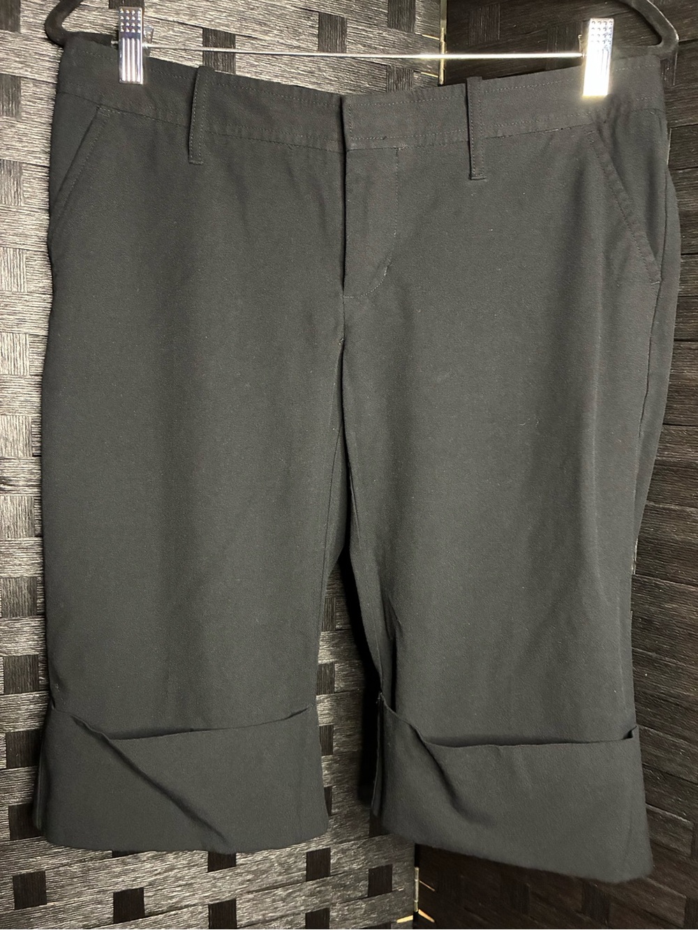 GAP Black Cuffed Capris